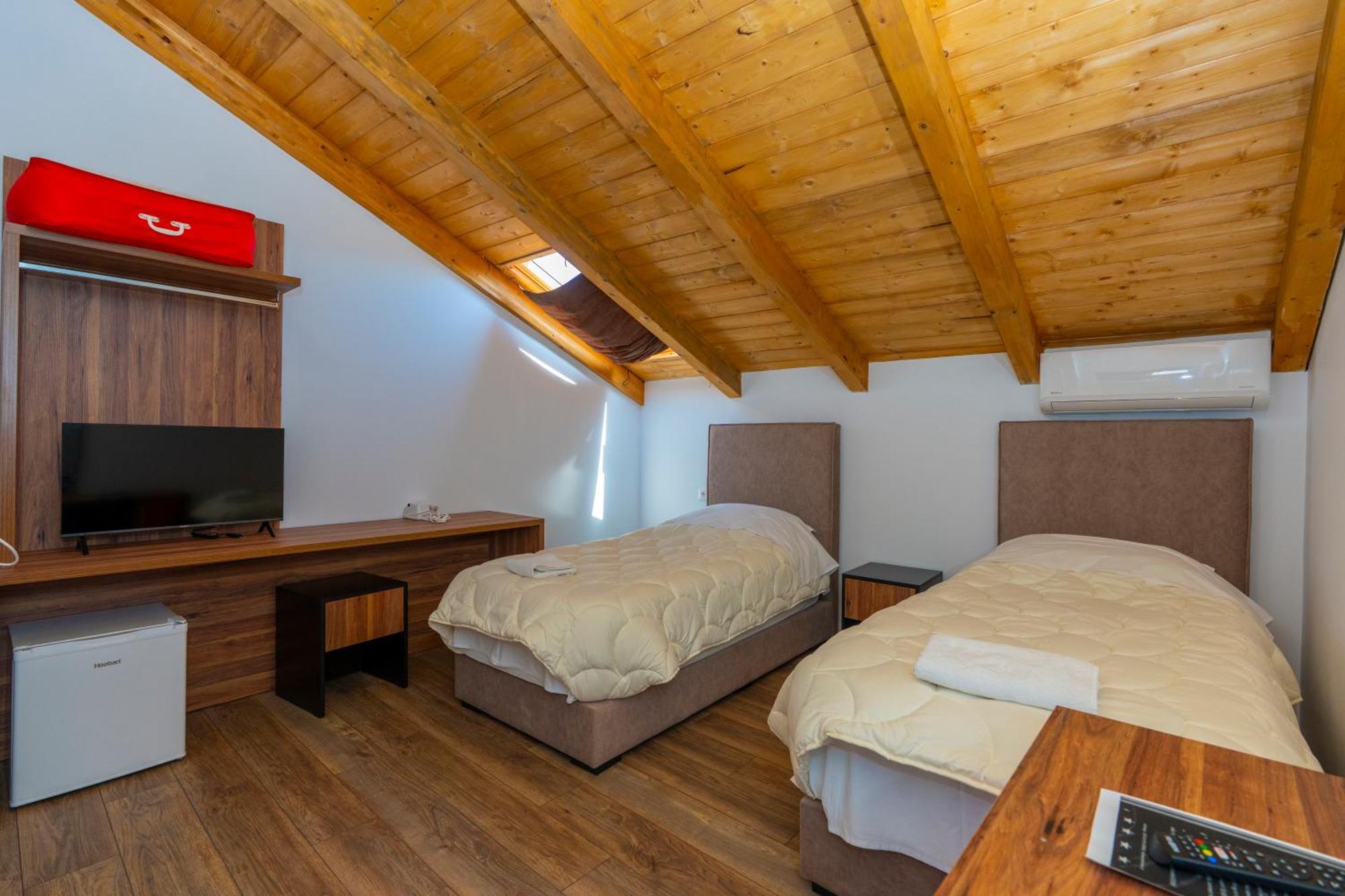 Gjuhadoli Hotel Restaurant Shkoder Ngoại thất bức ảnh